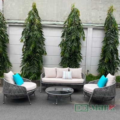sofa-may-nhua-sang-trong-cho-khong-gian-ngoai-troi